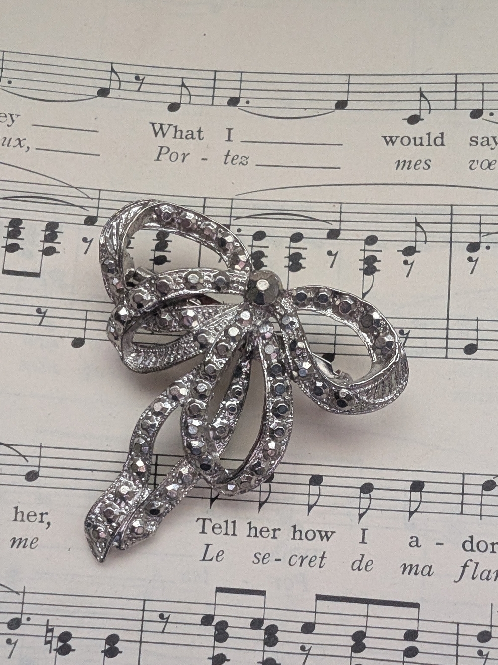 Rhinestone Bow Brooch Pin - Silver Tone